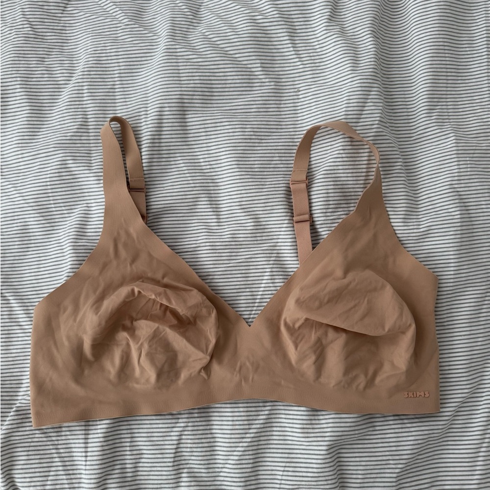 SKIMS Seamless Nude Bralette